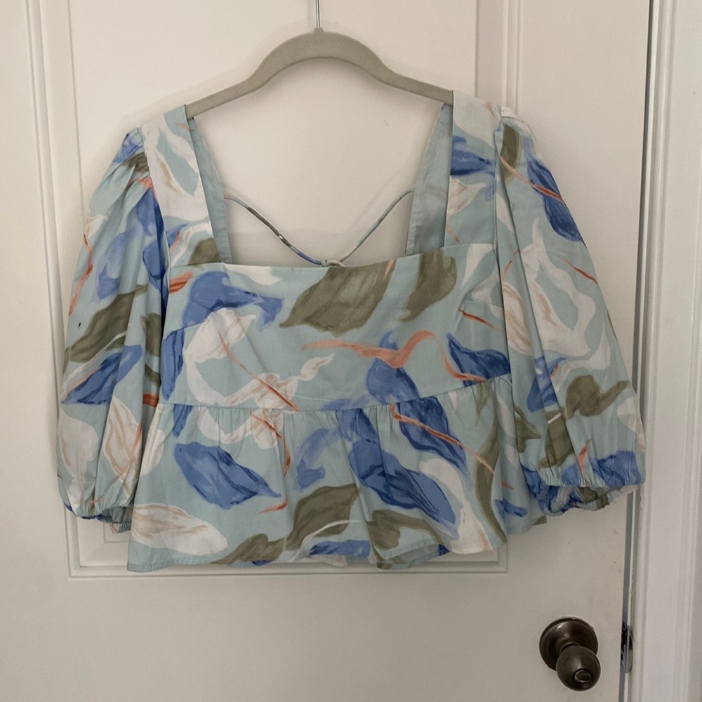 Abercrombie multi colored crop top with balloon sleeves